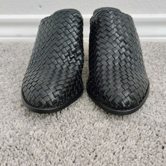 Boutique by Corkys Size 8 Black Woven Slip On Heeled Mule Clogs Life Gourd NEW - Picture 3 of 8